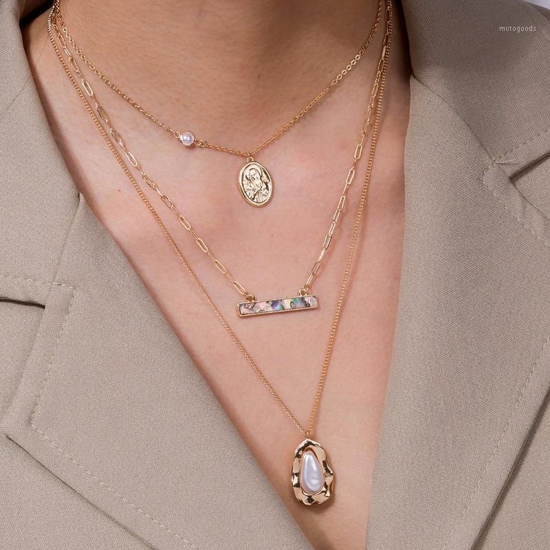 New Gold Plated Edging Pearl Necklace Natural Abalone Shell Accessories Simple Multi-layer Metal Pendant Necklace Women1 
New Gold Plated Edging Pearl Necklace Natural Abalone Shell Accessories Simple Multi-layer Metal Pendant Necklace Women1