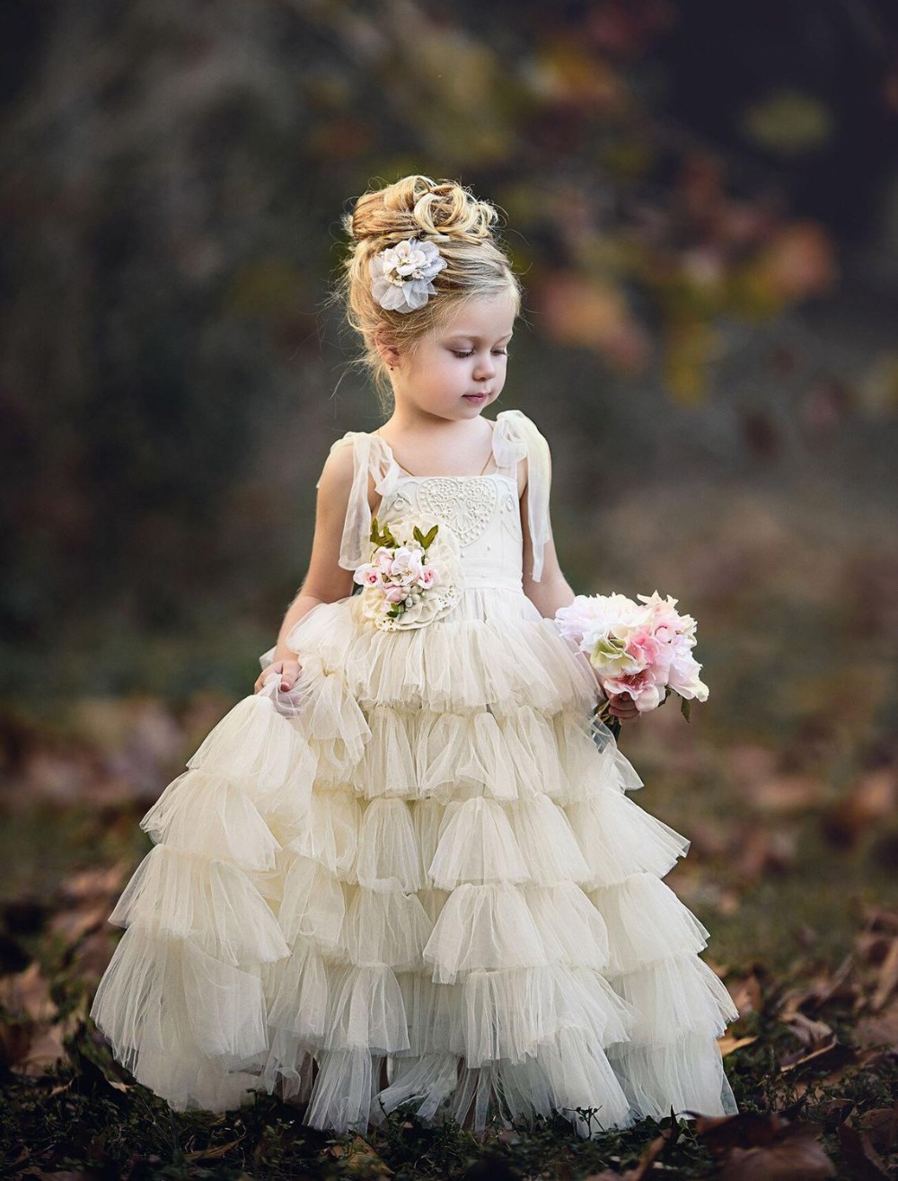 Cute Flower Girl Dress Sleeveless Straps Backless Appliques Custom Made Birthday Gowns Multilayered Ruffles Pageant First Communion Dresses