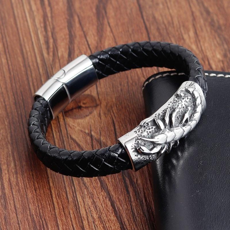 Fashion Retro Popular Men Leather Bracelet Cowhide Hand-woven Leather Rope Bracelet Black
Fashion Retro Popular Men Leather Bracelet Cowhide Hand-woven Leather Rope Bracelet Black