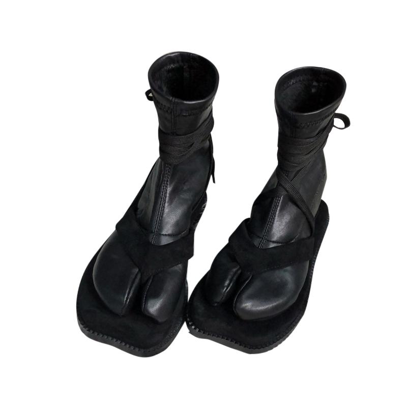 Boots Designer Split Toe Women Tabi Personality Flat Strap Ankle Japanese Ninja Shoes Warm Socks Super Star1