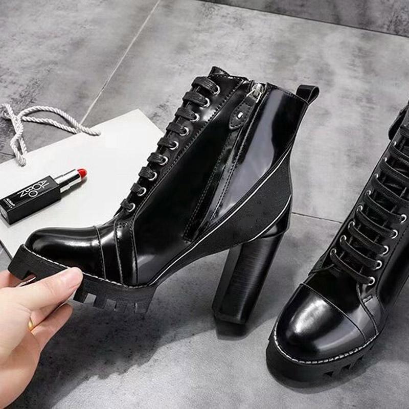 2020 New Fashion Luxury Ladies Thick-heeled Thick Heel Booties Casual Fashion Wild Ladies Short Boots Laced High Heel Martin Boots size35-42, Black
2020 New Fashion Luxury Ladies Thick-heeled Thick Heel Booties Casual Fashion Wild Ladies Short Boots Laced High Heel Martin Boots size35-42, Black