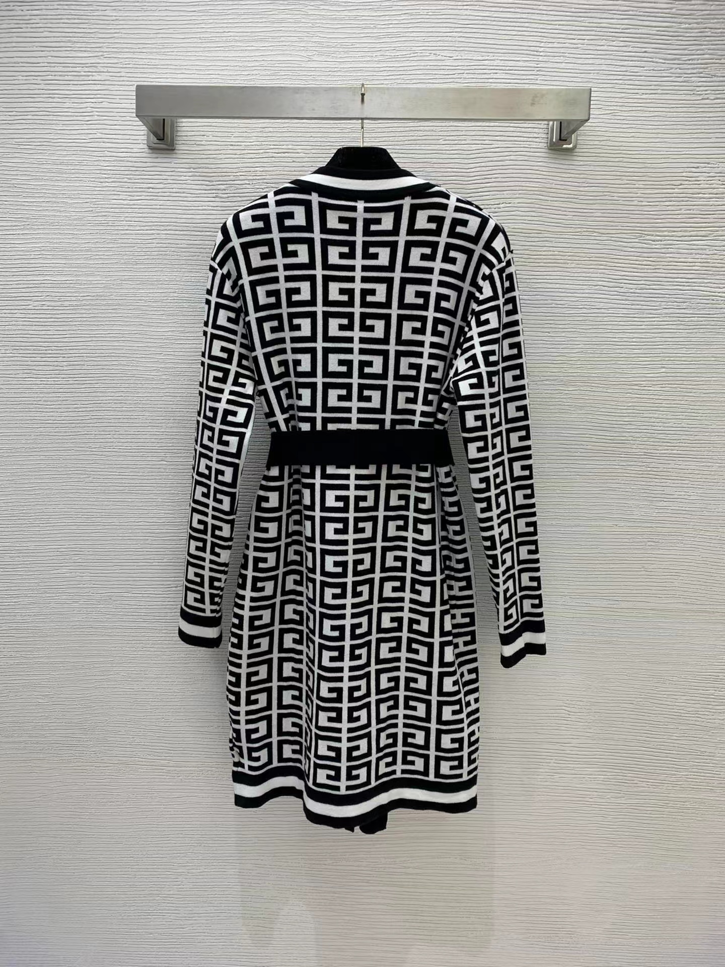 Fashion-Milan Runway Sweaters 2022 Spring Long Sleeves V Neck Women' Sweater High End Jacquard Cardigan Designer Sweater 1204-10, Picture color
Fashion-Milan Runway Sweaters 2022 Spring Long Sleeves V Neck Women' Sweater High End Jacquard Cardigan Designer Sweater 1204-10, Picture color