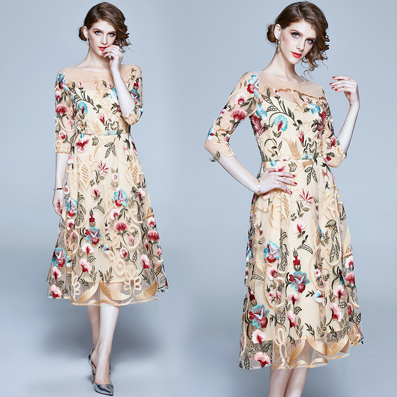 2021 New High Quality Luxury Flower Embroidery Women Slim Fit and Flare Overlay Mesh Female Sexy Party Midi Vestidos A7xg, As picture
2021 New High Quality Luxury Flower Embroidery Women Slim Fit and Flare Overlay Mesh Female Sexy Party Midi Vestidos A7xg, As picture