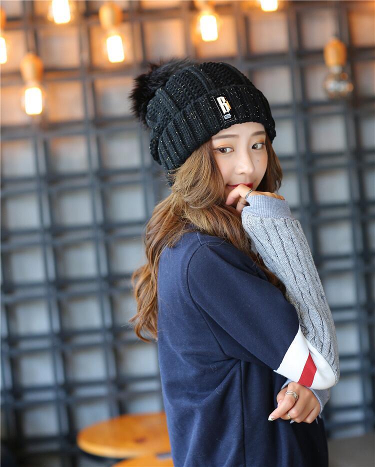 Two pieces Hat Scarf Set Beanie Cap woman Hats Girls Caps Fake Ball Pompon Keep Warm Winter Knitted Skullies
Two pieces Hat Scarf Set Beanie Cap woman Hats Girls Caps Fake Ball Pompon Keep Warm Winter Knitted Skullies
