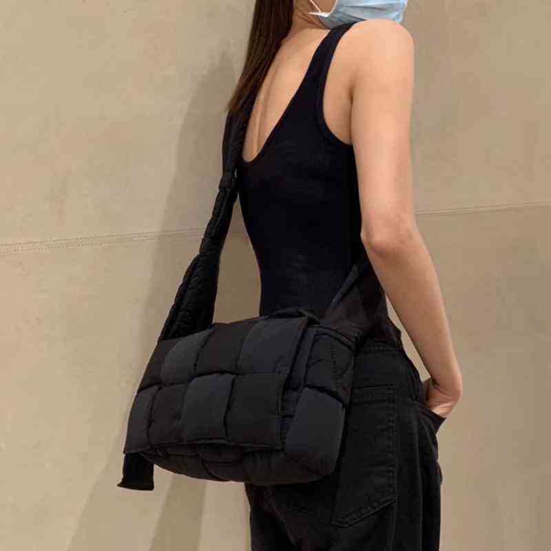 Fashion Nylon Woven Crossbody Bags Digner Padded Women Shoulder Bag Luxury Down Cotton Msenger Bag Pillow Flap 2021 Winter, Green
Fashion Nylon Woven Crossbody Bags Digner Padded Women Shoulder Bag Luxury Down Cotton Msenger Bag Pillow Flap 2021 Winter, Green