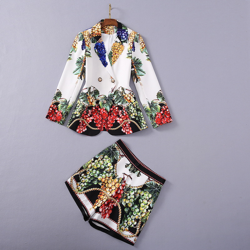 European and American women's wear 2020 winter new style Long-sleeved double-breasted jacket shorts Fashion grape print suit, White
European and American women's wear 2020 winter new style Long-sleeved double-breasted jacket shorts Fashion grape print suit, White