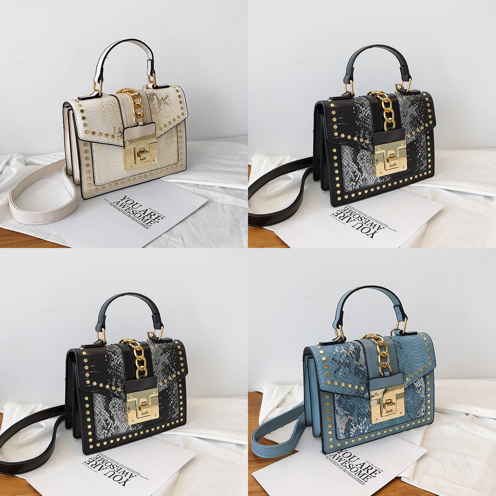 HBP Luxury Handbags Women Bags Designer Rivet crossbody for 2021 Fashion Small Messenger Shoulder bag ladies Hand Red Q1230
HBP Luxury Handbags Women Bags Designer Rivet crossbody for 2021 Fashion Small Messenger Shoulder bag ladies Hand Red Q1230