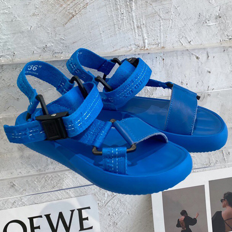 Summer mens or womens flat sandals luxury brand women sandal travel vacation beach non-slip wear-resistant men designer high-quality fashion sandals
Summer mens or womens flat sandals luxury brand women sandal travel vacation beach non-slip wear-resistant men designer high-quality fashion sandals