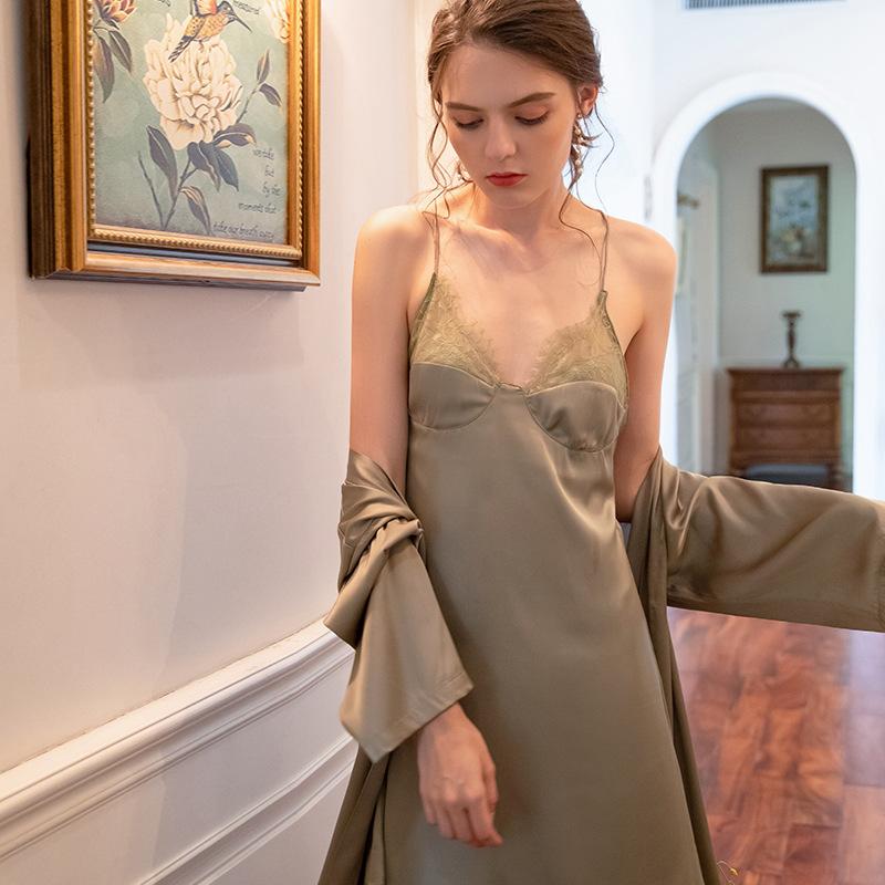 Nightdress Sexy Sling Skirt Lace Double Layer Stitching Cup Silk Robe Long Sleeve Bathrobe Home Two-piece Female Traje Conjuntos, Olive green
Nightdress Sexy Sling Skirt Lace Double Layer Stitching Cup Silk Robe Long Sleeve Bathrobe Home Two-piece Female Traje Conjuntos, Olive green