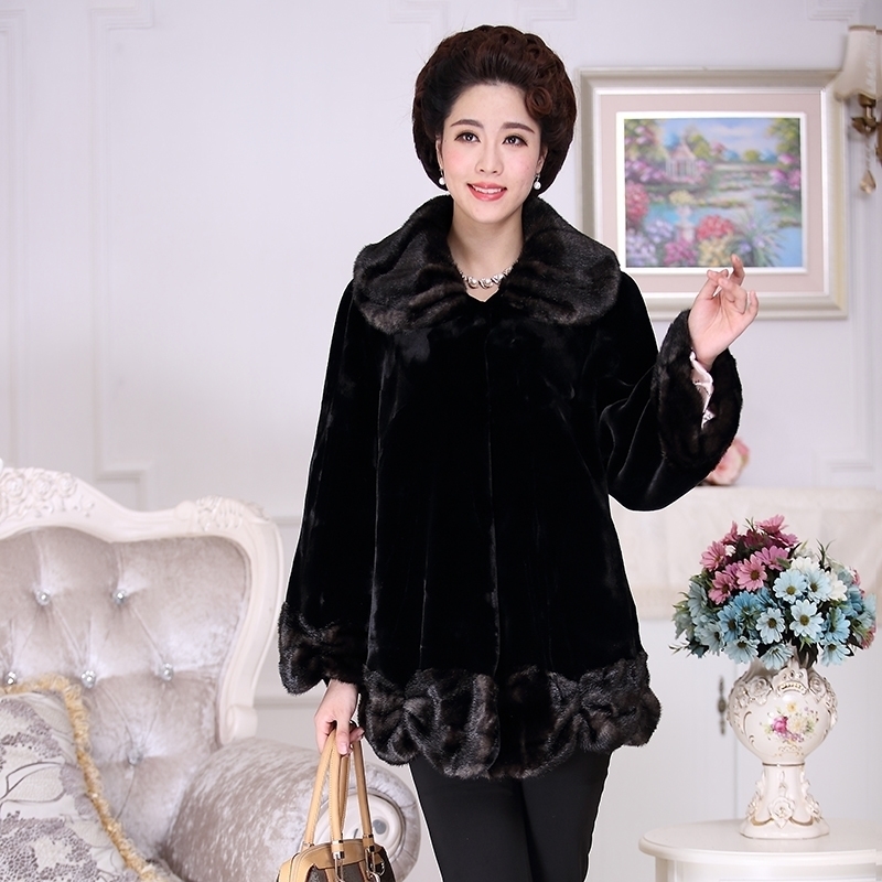 Nerazzurri Middle aged women faux fur coat turn-down collar long sleeve loose fit Large size fake mink fur outerwear 5xl 6xl 201110, Black
Nerazzurri Middle aged women faux fur coat turn-down collar long sleeve loose fit Large size fake mink fur outerwear 5xl 6xl 201110, Black
