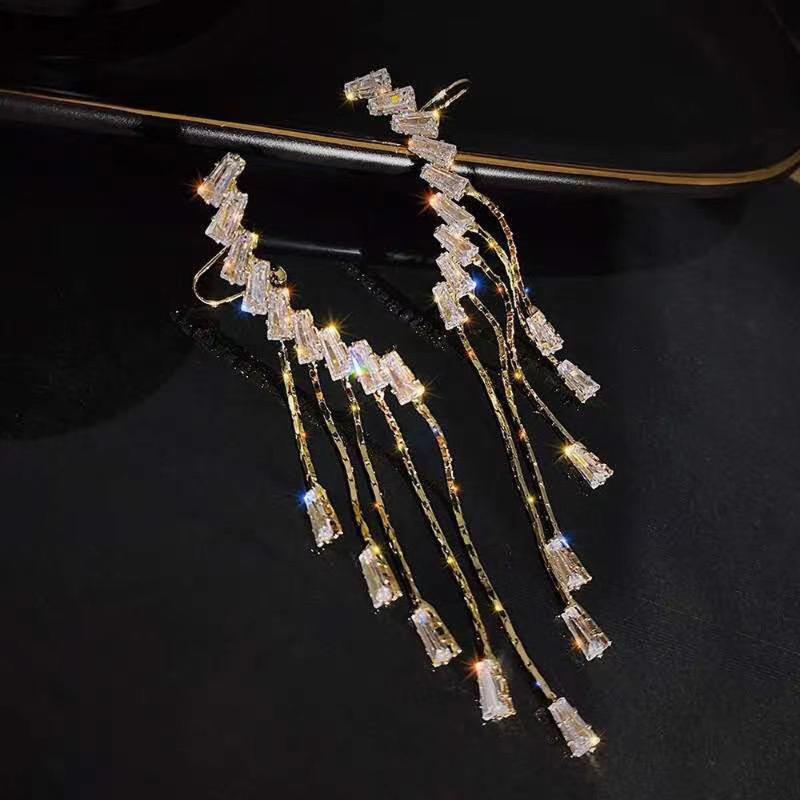 Punk Jewelry Women Crystal Ear Cuff Chain Fashion Silver Plated Zircon Long Tassel Rhinestones Clip Earring for women
Punk Jewelry Women Crystal Ear Cuff Chain Fashion Silver Plated Zircon Long Tassel Rhinestones Clip Earring for women