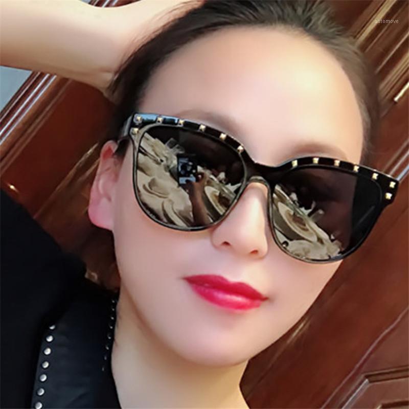 square sunglasses women 2020 trending products gold yellow blue green rhinestone big sun glasses festiva feminino1
square sunglasses women 2020 trending products gold yellow blue green rhinestone big sun glasses festiva feminino1