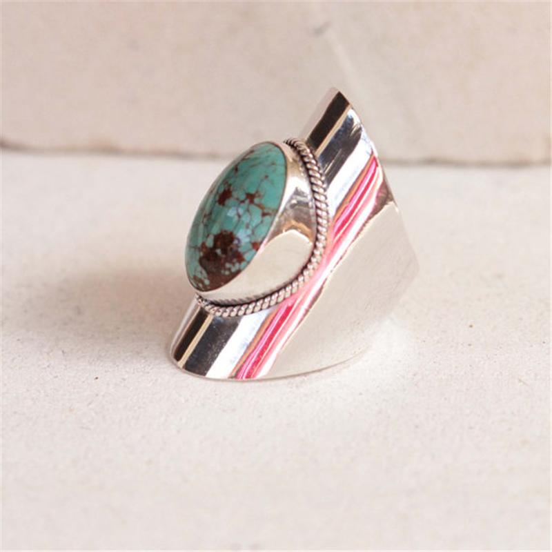 Classic Bohemia Style Inlaid Big Oval Green Blue Gem Ornament Ring for Women Natural Stone Ring Fashion Knuckle Rings Jewelry
Classic Bohemia Style Inlaid Big Oval Green Blue Gem Ornament Ring for Women Natural Stone Ring Fashion Knuckle Rings Jewelry