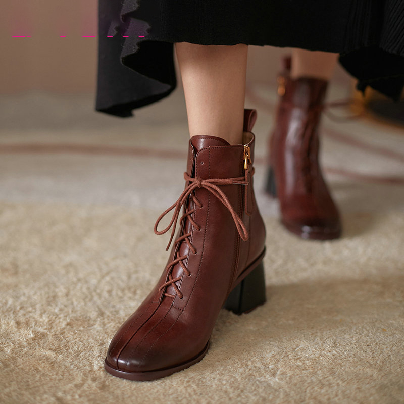 Used be 2021 lace up to cow hide + plutonium ankle boots winter zipper ladies hoof toe high shoes female size 34-42, Brown
Used be 2021 lace up to cow hide + plutonium ankle boots winter zipper ladies hoof toe high shoes female size 34-42, Brown