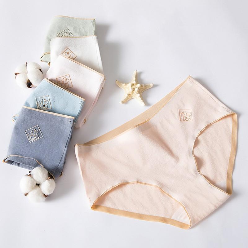 Hot Fashion Seamless Underwear Pure Cotton Antibacterial Crotch Mid-waist Girl Breathable Ladies Briefs Thin Section 2021
Hot Fashion Seamless Underwear Pure Cotton Antibacterial Crotch Mid-waist Girl Breathable Ladies Briefs Thin Section 2021