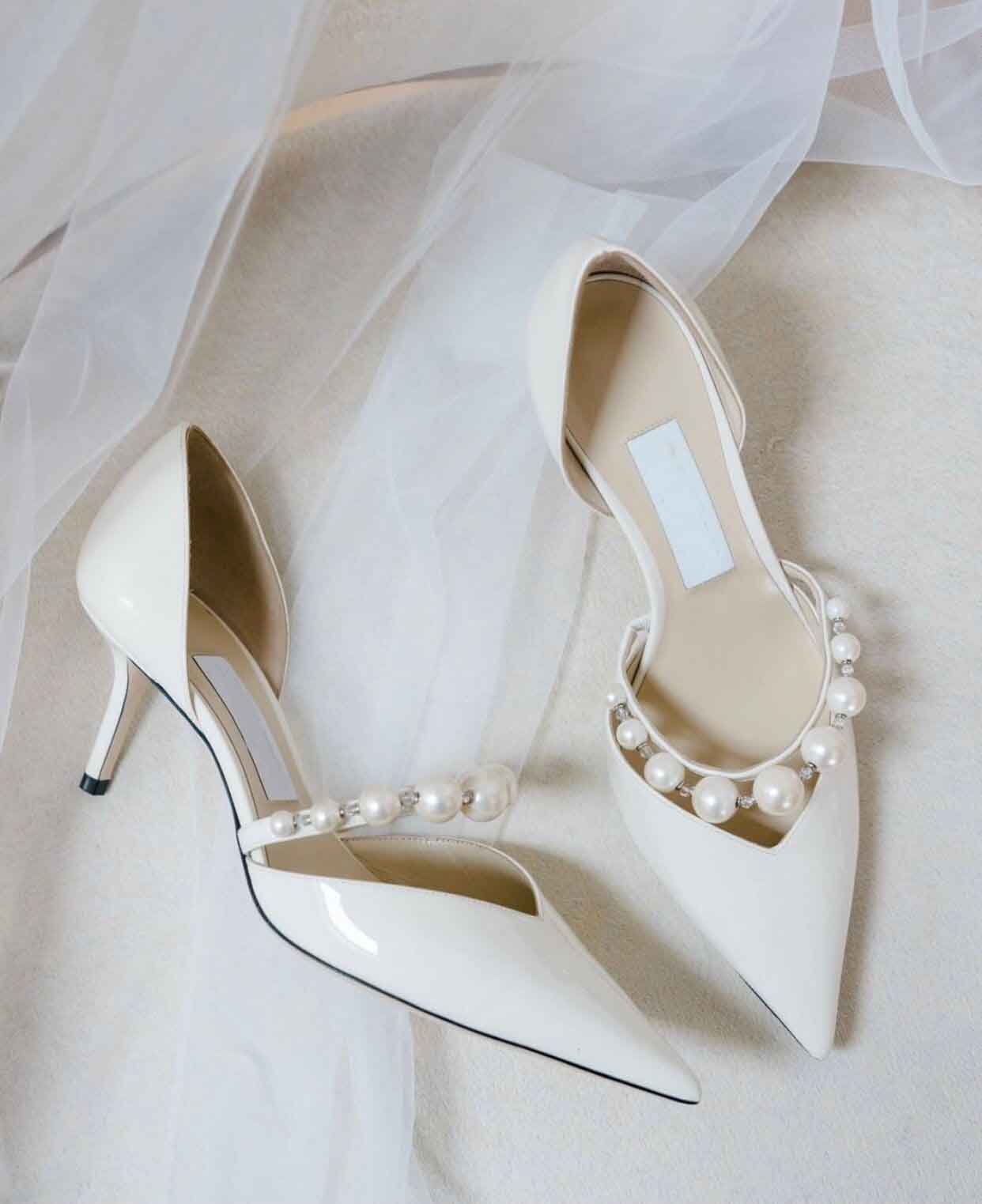 Elegant Aurelie Sandals Shoes Women Pumps Kitten-heel Pointed Toe Pearls Embellished Strap Bridal Wedding Dress Sexy High Heels EU35-42
Elegant Aurelie Sandals Shoes Women Pumps Kitten-heel Pointed Toe Pearls Embellished Strap Bridal Wedding Dress Sexy High Heels EU35-42