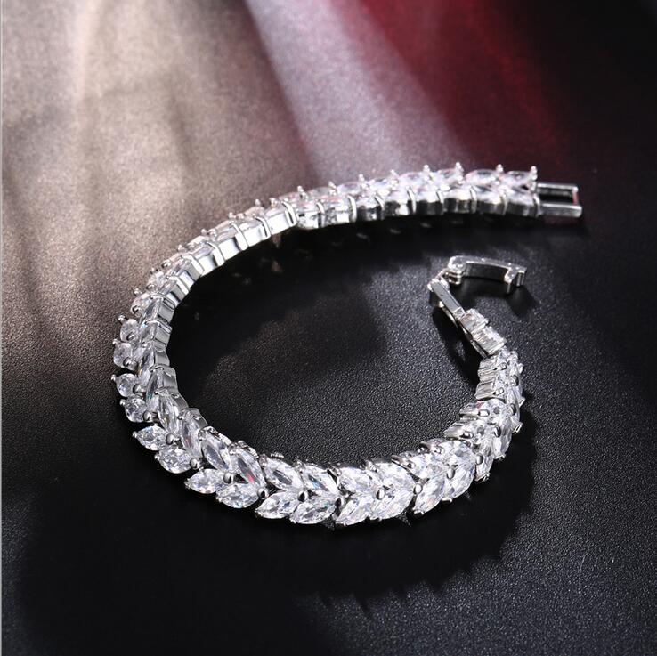 Sterg Sier Marquise Cut Bracelet with White Topaz CZ Dias