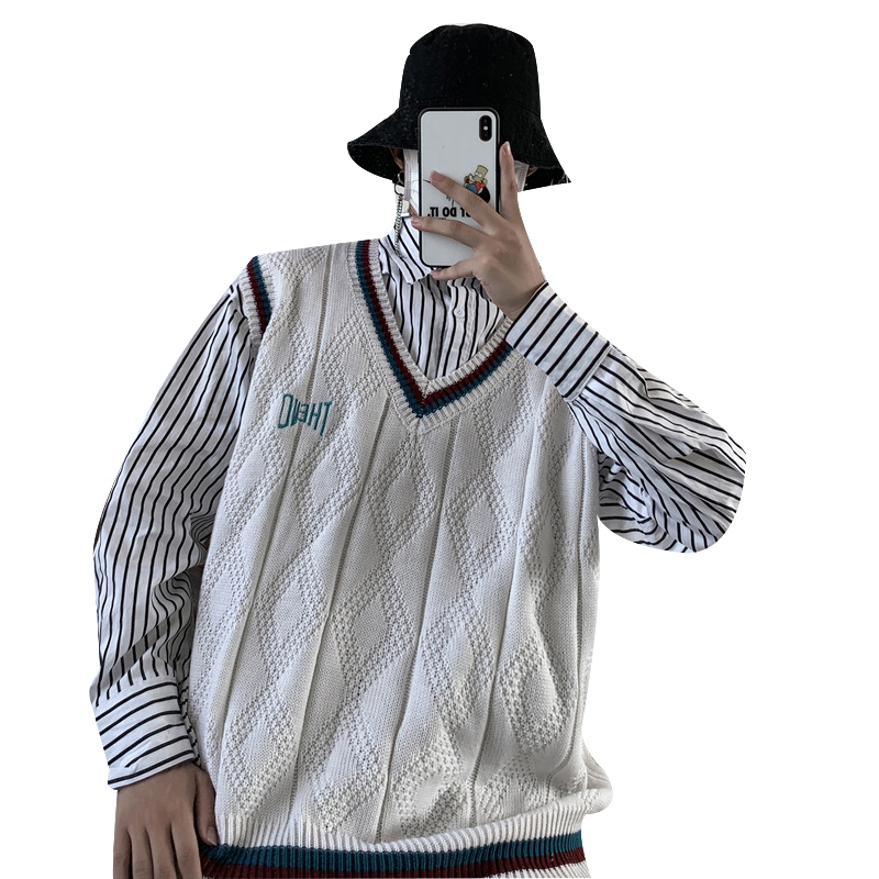 Coed V-Neck Cotton Sweater Vest Sleeveless Patchwork Autumn Spring Warm Spacious Clothes Knitted Fashion Casual male Coats Pull 201119, White;black
Coed V-Neck Cotton Sweater Vest Sleeveless Patchwork Autumn Spring Warm Spacious Clothes Knitted Fashion Casual male Coats Pull 201119, White;black