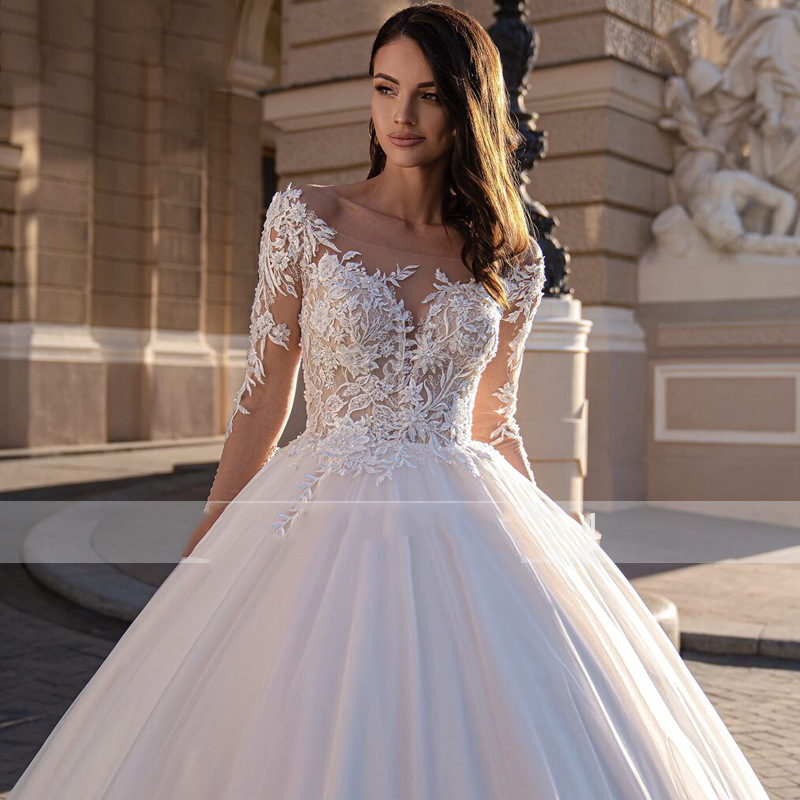 2022 Scoop Neck Long Sleeves A Line Wedding Dress For Bride Appliques Lace Pearls Beaded Spring Summer Wedding Gowns Open Back Illusion bridal Tulle F