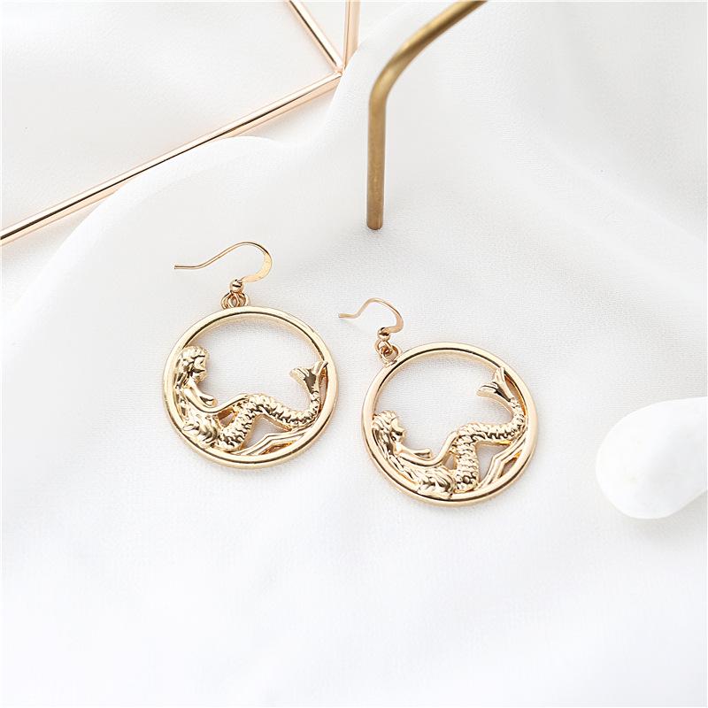 Stud Mermaid Style Earrings Temperament Simple Large Circle Exaggerated Girls Accessories
Stud Mermaid Style Earrings Temperament Simple Large Circle Exaggerated Girls Accessories