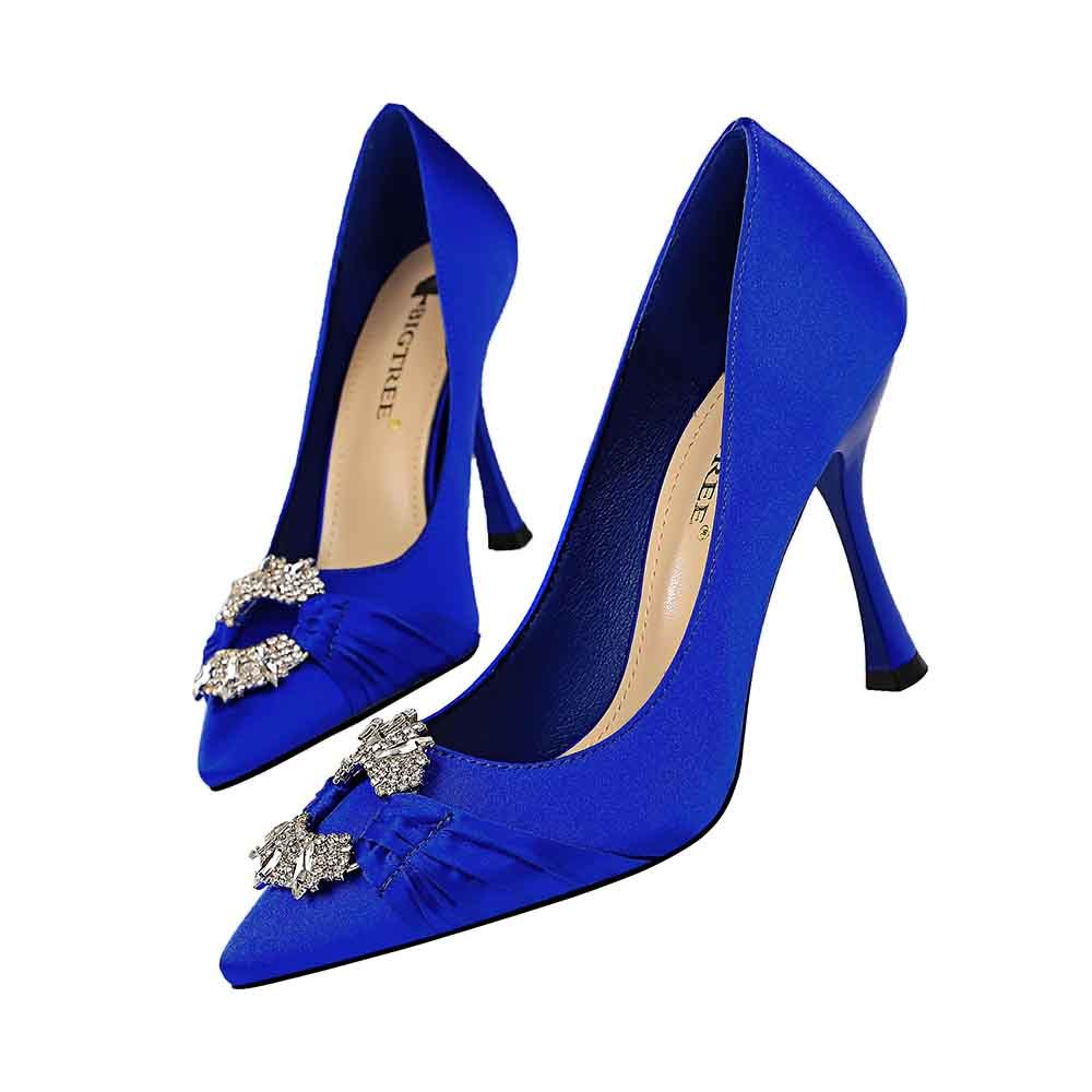 Size big 34-40 elegant silk feast satin strass high heels female bombs classic red wine sexy silver prom shoe wedding XC2N
Size big 34-40 elegant silk feast satin strass high heels female bombs classic red wine sexy silver prom shoe wedding XC2N