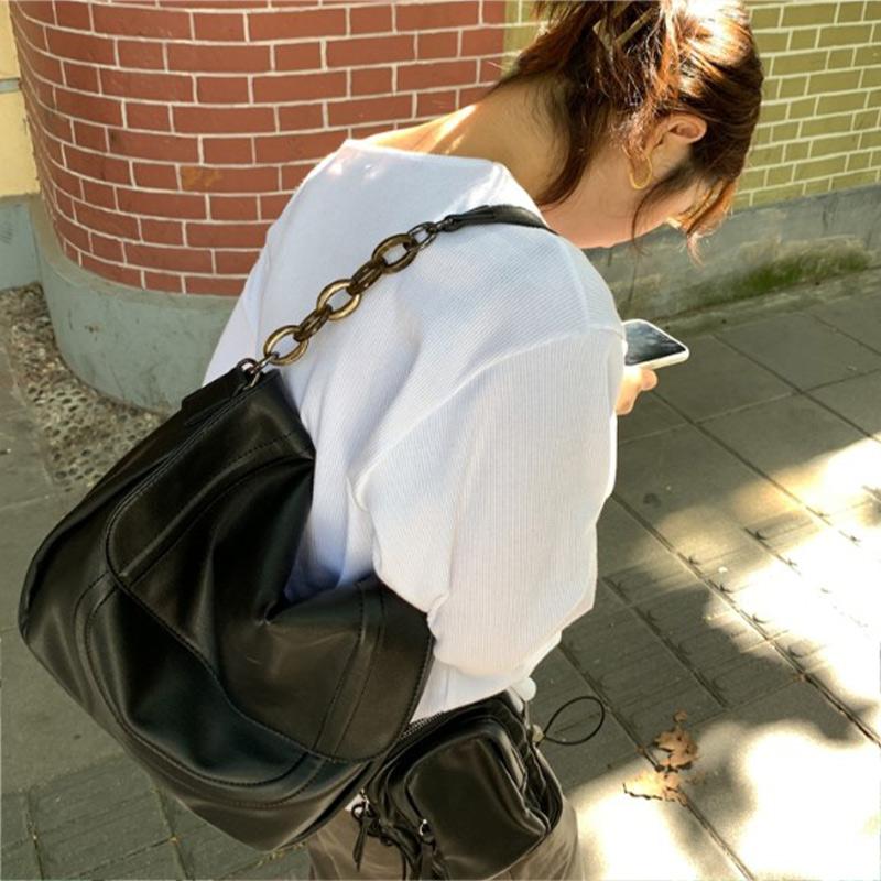 Women Vintage Trend Crossbady Bags Designers Luxury Chain Casual Shoulder Messenger Bags Soft Leather Versatile Black Handbags
Women Vintage Trend Crossbady Bags Designers Luxury Chain Casual Shoulder Messenger Bags Soft Leather Versatile Black Handbags