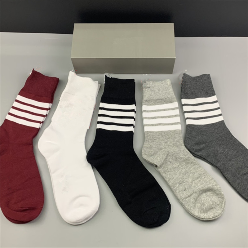 Classic Letter Socks Red Striped Sock with Box Warmer Sock Thicken Adults Cotton Sock Fashion Athletic Breathable Socks, As pic
Classic Letter Socks Red Striped Sock with Box Warmer Sock Thicken Adults Cotton Sock Fashion Athletic Breathable Socks, As pic