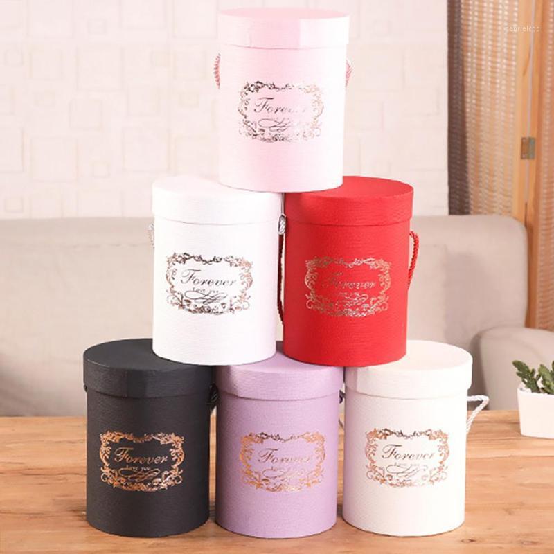 Handheld Paper Candy Box Wedding Gift Holder Candy Cases Bouquet Gift Packaging Storage Box Wedding Birthday Supplies1
Handheld Paper Candy Box Wedding Gift Holder Candy Cases Bouquet Gift Packaging Storage Box Wedding Birthday Supplies1