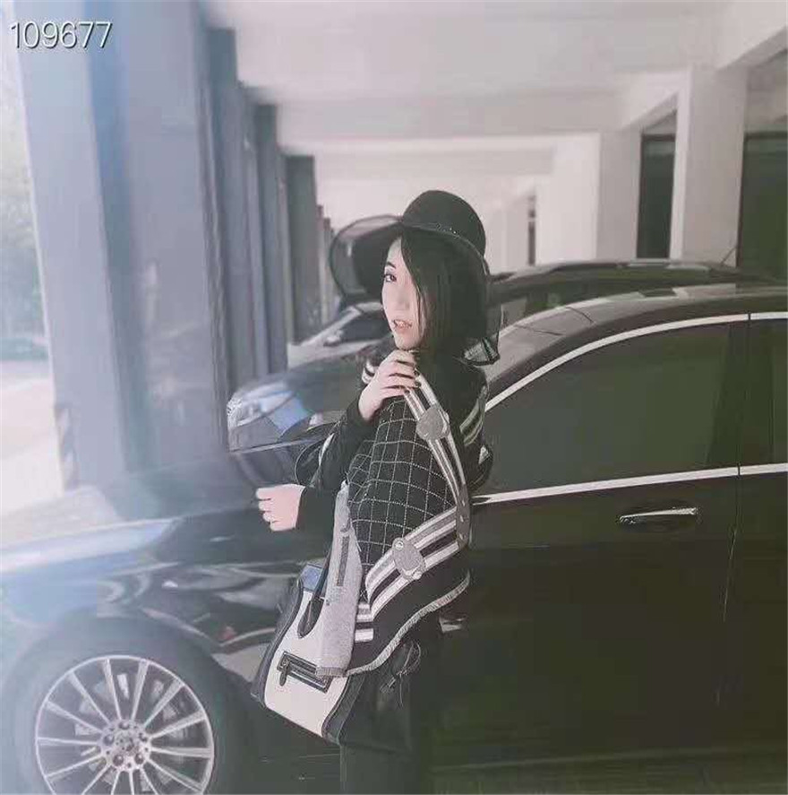 Winter Fashion Women Silk Scarf New Arrival Man Womens 4 Seasons Shawl Scarf Lattice Letters Scarves Size 190x65cm Top Quality, Blue;gray
Winter Fashion Women Silk Scarf New Arrival Man Womens 4 Seasons Shawl Scarf Lattice Letters Scarves Size 190x65cm Top Quality, Blue;gray