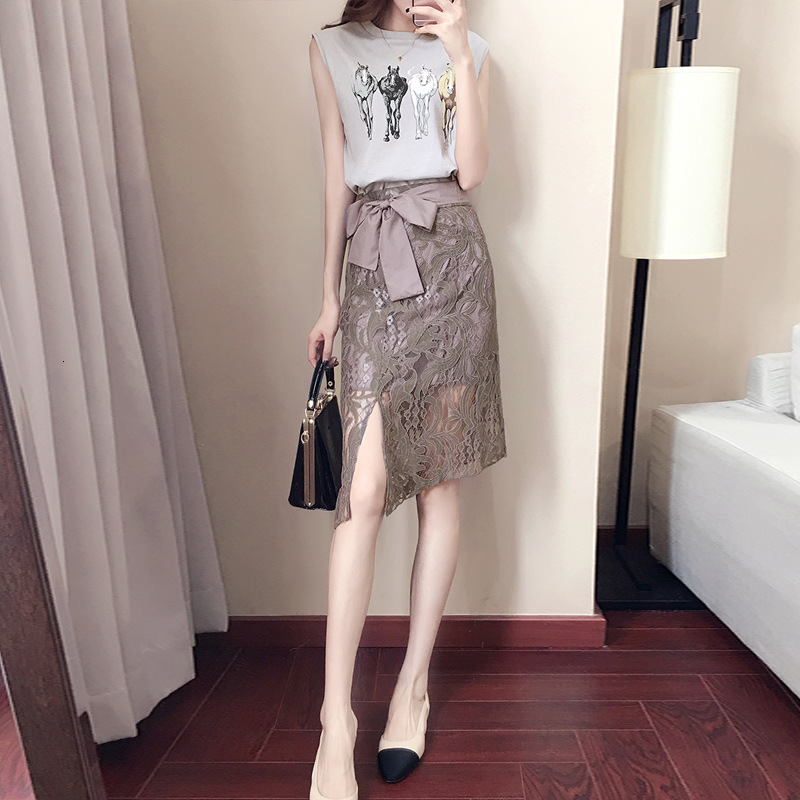 2021 New Female summer set Korean style show fashion fine print sleeveless shirt lace skirt two pieces together 7HTK, Picture color
2021 New Female summer set Korean style show fashion fine print sleeveless shirt lace skirt two pieces together 7HTK, Picture color