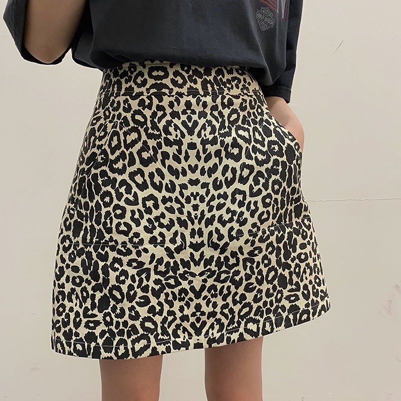 2021 New woman summer skirts Korean waist a line mini leopard style skirt of women with pockets (x1413 CPOT, Same pictures
2021 New woman summer skirts Korean waist a line mini leopard style skirt of women with pockets (x1413 CPOT, Same pictures