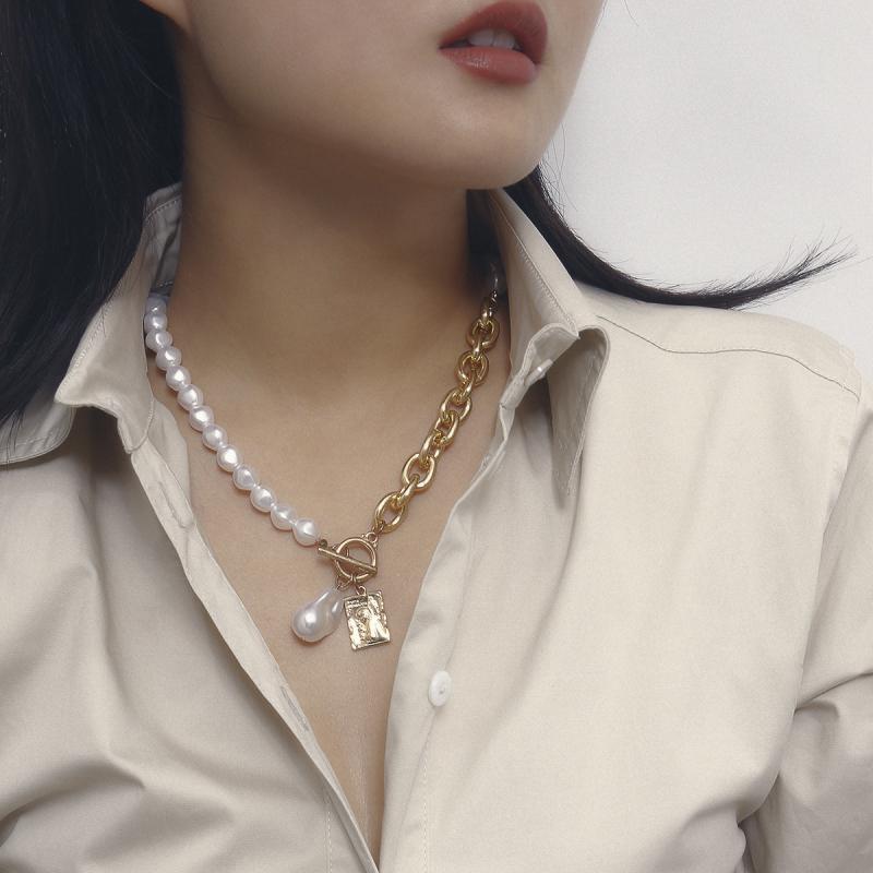 Find Me Irregular Imitation Pearl Pendant Necklace for Women Geometric Alloy Square Necklaces New Fashion Jewelry Accessories
Find Me Irregular Imitation Pearl Pendant Necklace for Women Geometric Alloy Square Necklaces New Fashion Jewelry Accessories
