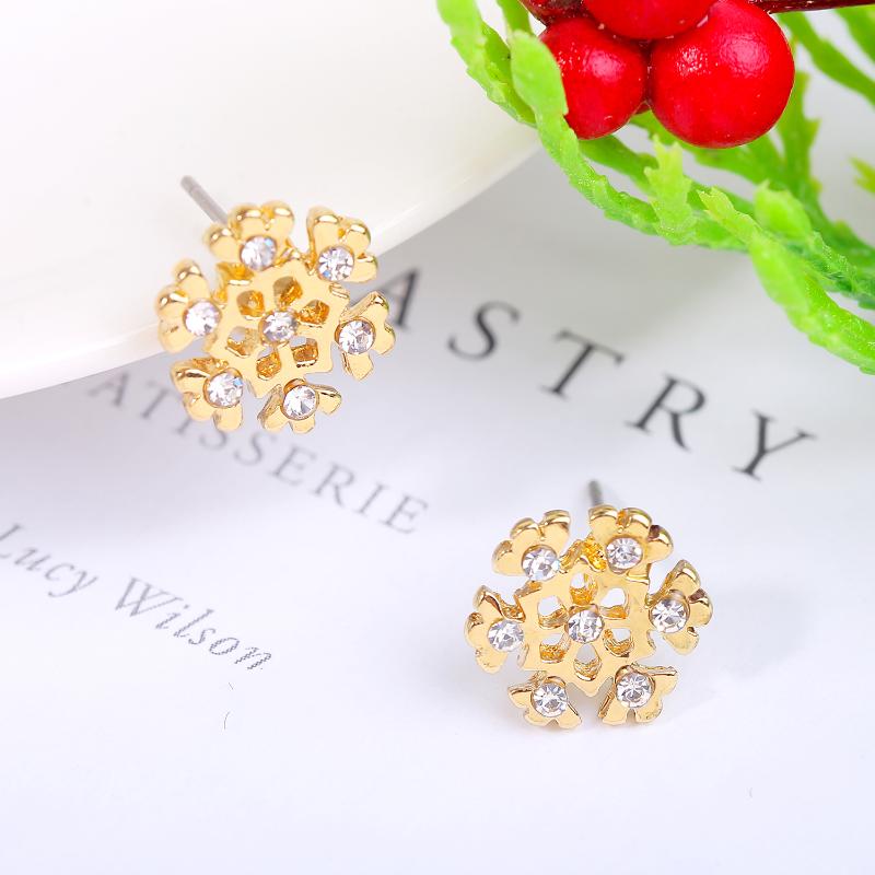 Cartoon Animal Deer Stud Earrings Small snowflake Earrings for Girls Kid Cute and Fashion Christmas Gift
Cartoon Animal Deer Stud Earrings Small snowflake Earrings for Girls Kid Cute and Fashion Christmas Gift