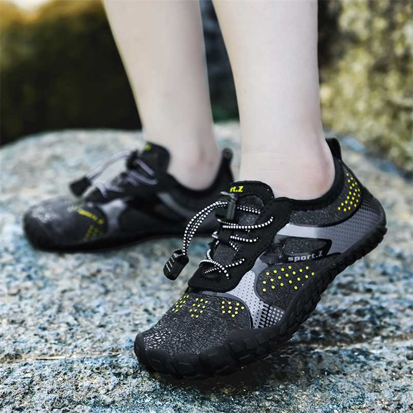 Barefoot Kids Water Shoes Quick Drying boy girl Light Weight Aqua shoes Children Sea Swimming Socks Sneakers Beach shoes 220124
Barefoot Kids Water Shoes Quick Drying boy girl Light Weight Aqua shoes Children Sea Swimming Socks Sneakers Beach shoes 220124