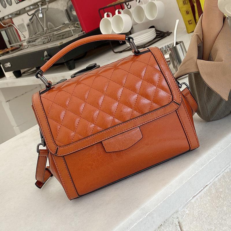 Genuine Leather Handbags 2021 New Custom Wholesale One Shoulder Messenger Bag Cowhide Handbag Fashion Rhombus Flip Square Bag, Black
Genuine Leather Handbags 2021 New Custom Wholesale One Shoulder Messenger Bag Cowhide Handbag Fashion Rhombus Flip Square Bag, Black