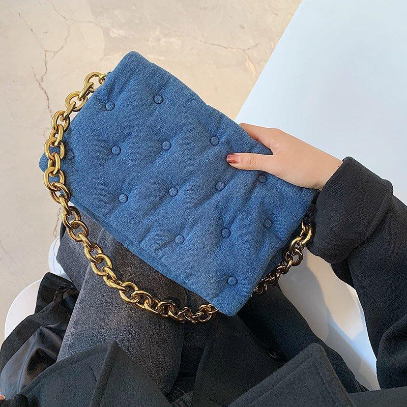 Women's bag 2021 new fashion Korean messenger bag women's fashion simple portable one shoulder chain small square, Black
Women's bag 2021 new fashion Korean messenger bag women's fashion simple portable one shoulder chain small square, Black