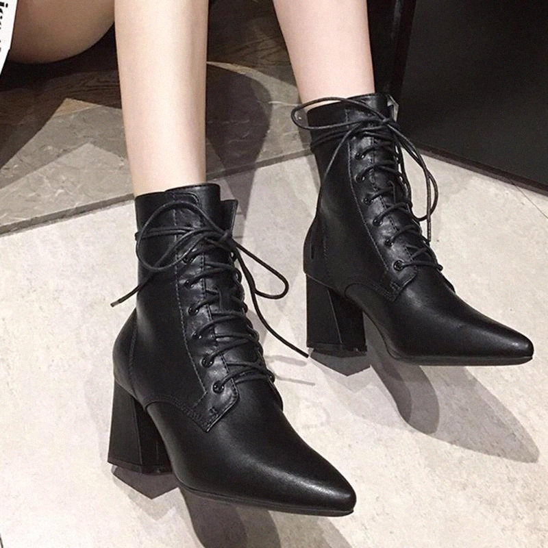 2020 Fashion Boots Women High Heels Pointe toe Sexy Ladies Ankle Boots Black Square Heel 7cm A2923 #WB1i
2020 Fashion Boots Women High Heels Pointe toe Sexy Ladies Ankle Boots Black Square Heel 7cm A2923 #WB1i