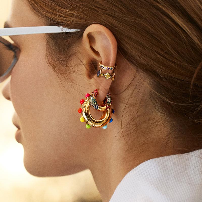 New Fashion Multicolor Beads Hoop Earrings for Women Trendy Elegant Round Circle Gold Huggie Earrings Boho Party Jewelry
New Fashion Multicolor Beads Hoop Earrings for Women Trendy Elegant Round Circle Gold Huggie Earrings Boho Party Jewelry