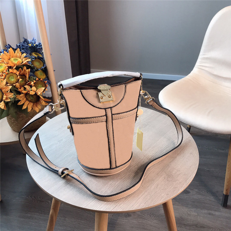 2020 new arrival Flower womens design Handbag Fashion Ladies Shoulder Bag Diagonal Package High Quality casual versatile Leather Bucket Bag
2020 new arrival Flower womens design Handbag Fashion Ladies Shoulder Bag Diagonal Package High Quality casual versatile Leather Bucket Bag