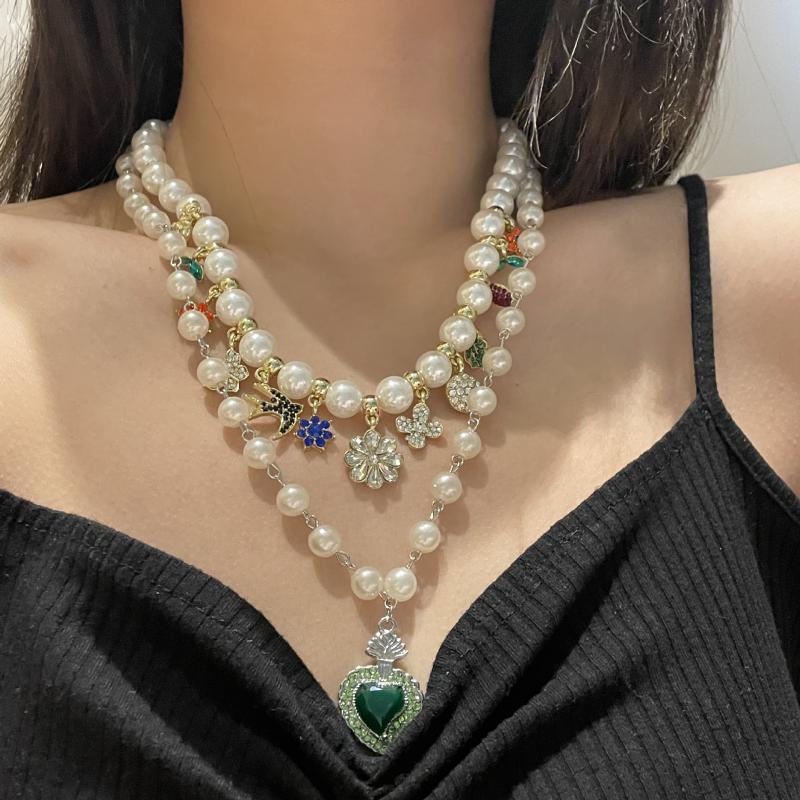 Chains Y2k Jewelry INS Style Luxury Diamond Love Heart Strawberry Sunflower Necklace For Women French Vintage Shiny Pearl ClavicleChain
Chains Y2k Jewelry INS Style Luxury Diamond Love Heart Strawberry Sunflower Necklace For Women French Vintage Shiny Pearl ClavicleChain