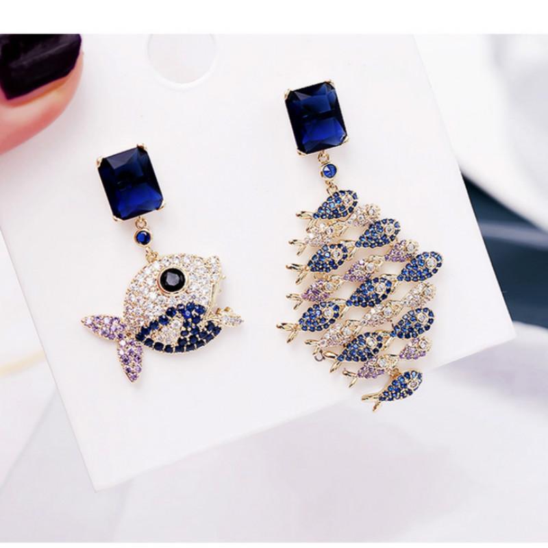 Shiny Zirconia Big Fish and Small Fish Charms Drop Dangle Earrings for Women Fashion Jewelry Statement Earrings Accessory
Shiny Zirconia Big Fish and Small Fish Charms Drop Dangle Earrings for Women Fashion Jewelry Statement Earrings Accessory