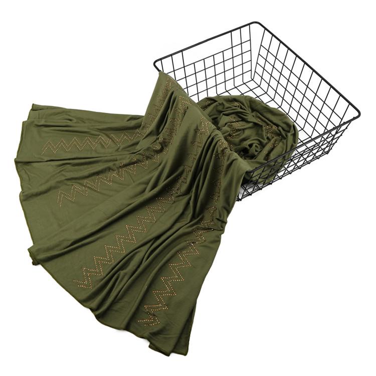 latest scarf fashion pleated Crystal stone flower pattern cotton scarf hijab
latest scarf fashion pleated Crystal stone flower pattern cotton scarf hijab