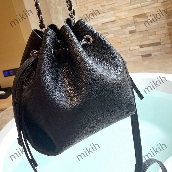 Fashion womens totes bag high-end hollow pattern design high-quality lady bucket bags two-piece casual Ladies drawstring, Dust bag
Fashion womens totes bag high-end hollow pattern design high-quality lady bucket bags two-piece casual Ladies drawstring, Dust bag