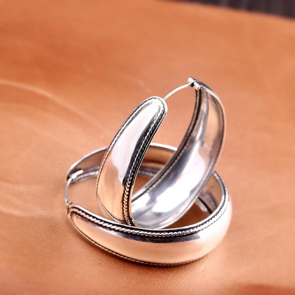 Vintage Ethnic Thai Silver Ear Hoop for Women Handmade Twist 925 Sterling Silver Earrings Bohemia Brincos Jewelry
Vintage Ethnic Thai Silver Ear Hoop for Women Handmade Twist 925 Sterling Silver Earrings Bohemia Brincos Jewelry