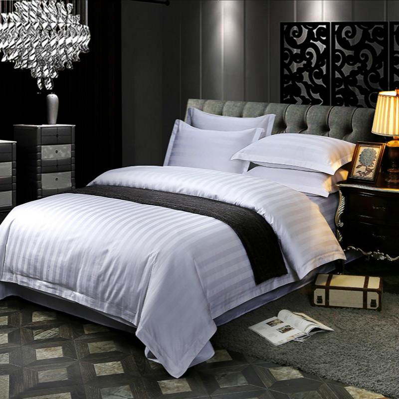 The New Four-piece Bedroom Bed Sheet Winter Thick Pure Cotton Satin Forging Quilt Cover Fashion Simple Family Hotel Bedding Set
The New Four-piece Bedroom Bed Sheet Winter Thick Pure Cotton Satin Forging Quilt Cover Fashion Simple Family Hotel Bedding Set