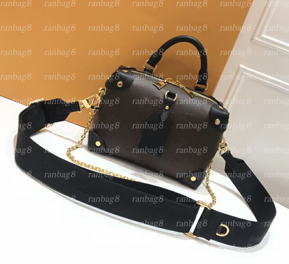 Fashion women's Smalle Bag Malle Souple Wide shoulder strap Versatile flower shoulders bag chain messenger purse 20cm women design handbag, Momo flower black leather matching
Fashion women's Smalle Bag Malle Souple Wide shoulder strap Versatile flower shoulders bag chain messenger purse 20cm women design handbag, Momo flower black leather matching
