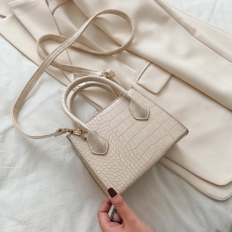 Small PU Leather Crossbody Bag Women Crocodile Pattern Solid Color Purses and Handbags Luxury Designer Female Work Travel Totes Q1118, Purple
Small PU Leather Crossbody Bag Women Crocodile Pattern Solid Color Purses and Handbags Luxury Designer Female Work Travel Totes Q1118, Purple