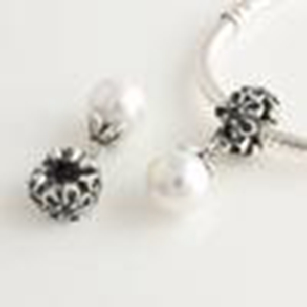 925 Sterling Silver Forever Bloom Dangle Bead with White Pearl Fits European Charm Bracelets
925 Sterling Silver Forever Bloom Dangle Bead with White Pearl Fits European Charm Bracelets