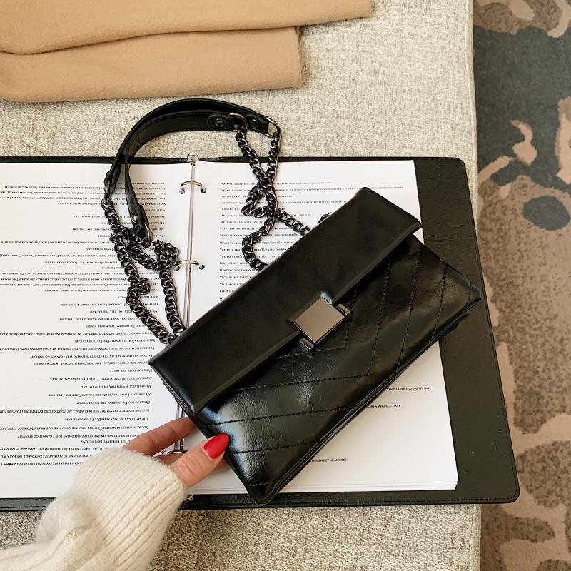 Ladies Chain Shoulder Bags Fashion Messenger Bags Envelope Multilayer Ladies Zippers Locking, Black
Ladies Chain Shoulder Bags Fashion Messenger Bags Envelope Multilayer Ladies Zippers Locking, Black