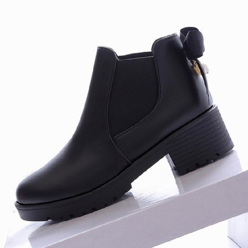 2021 new winter new women's fashion short boots wild comfortable plus velvet bow pearl thick with Korean women's boots
2021 new winter new women's fashion short boots wild comfortable plus velvet bow pearl thick with Korean women's boots
